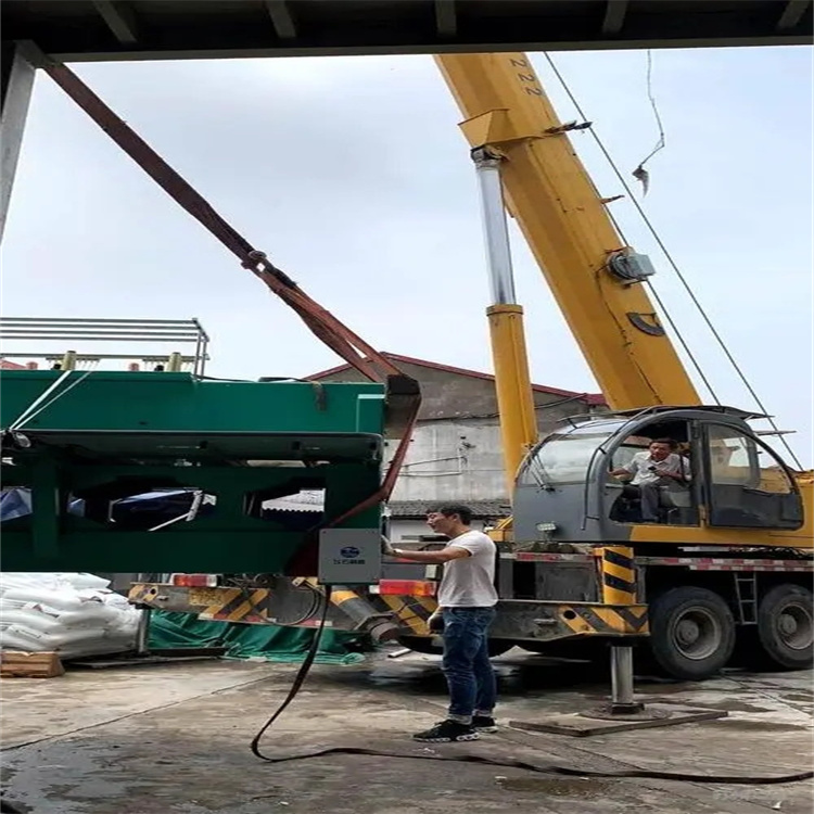 通海口镇注意大型吊车出租使用以及应该怎样正确维护