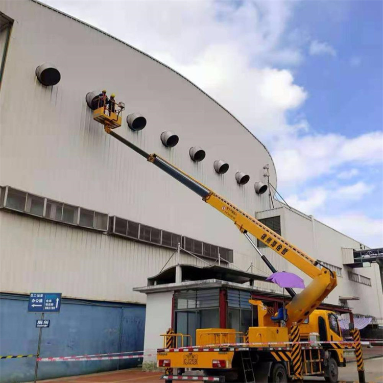 通海口镇高空作业车出租服务：专业广告牌安装解决方案