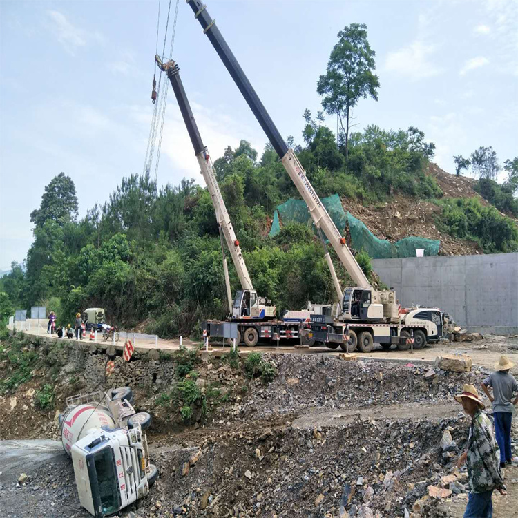 通海口镇汽车掉沟里叫吊车救援要多少钱