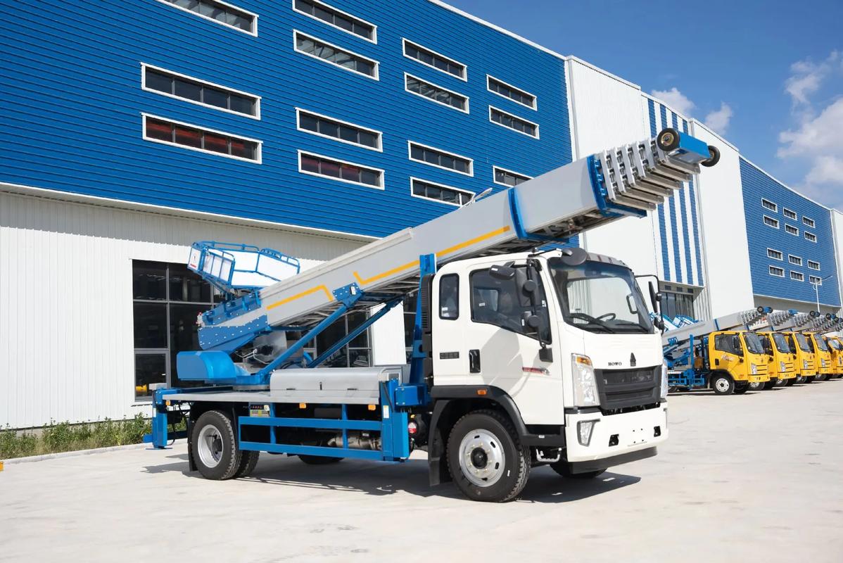 通海口镇出租云梯车高空作业车 建筑垃圾搬运